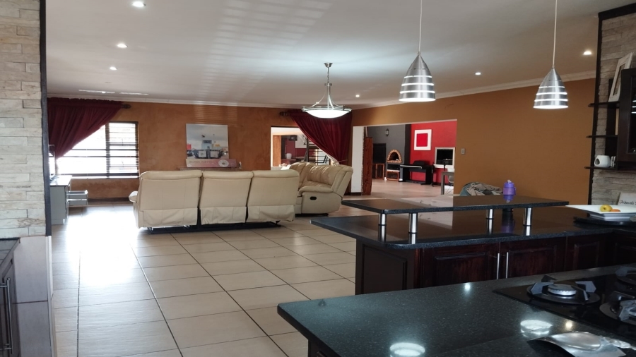 5 Bedroom Property for Sale in Van Der Hoff Park North West